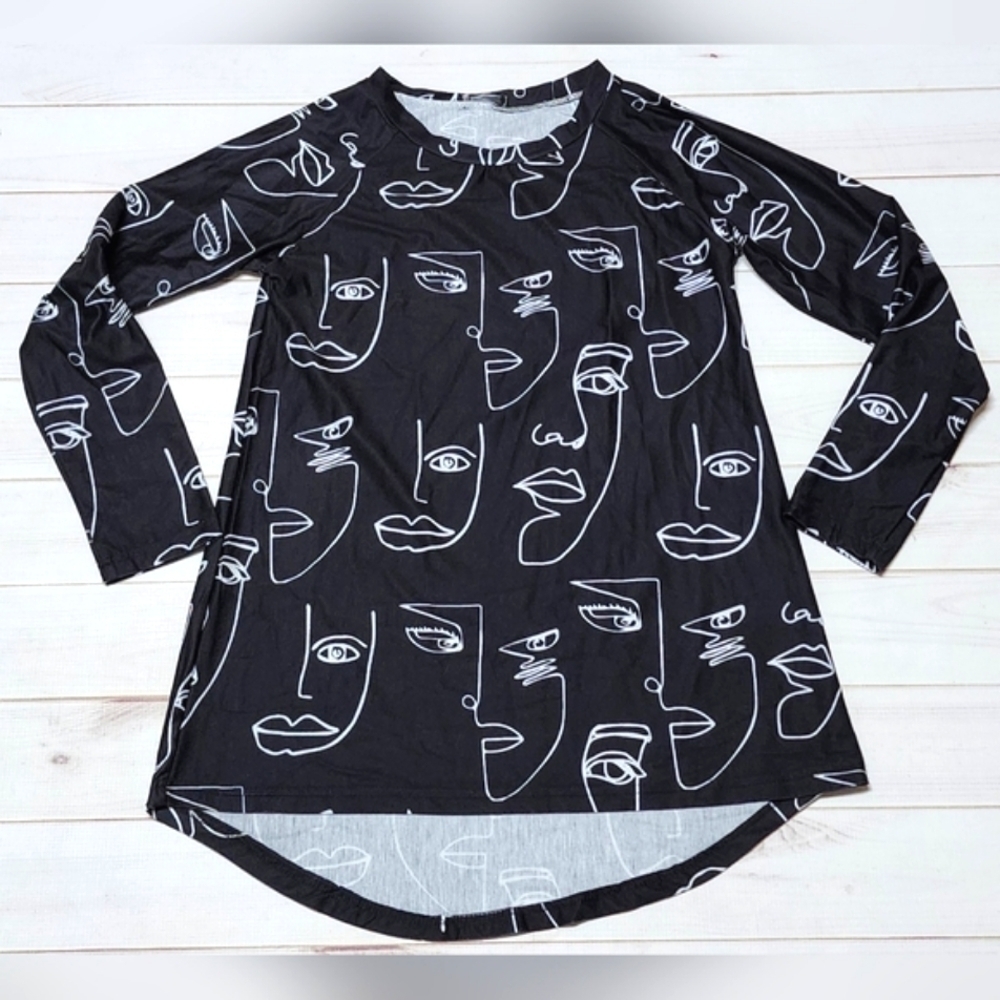 Izuria Abstract Art Line Print Long Sleeve Black Top Small - New Without Tags